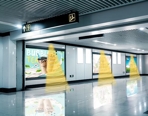 數(shù)字標(biāo)牌定向喇叭提供針對(duì)性廣告信息，聲音定向傳播，提升顧客體驗(yàn)。