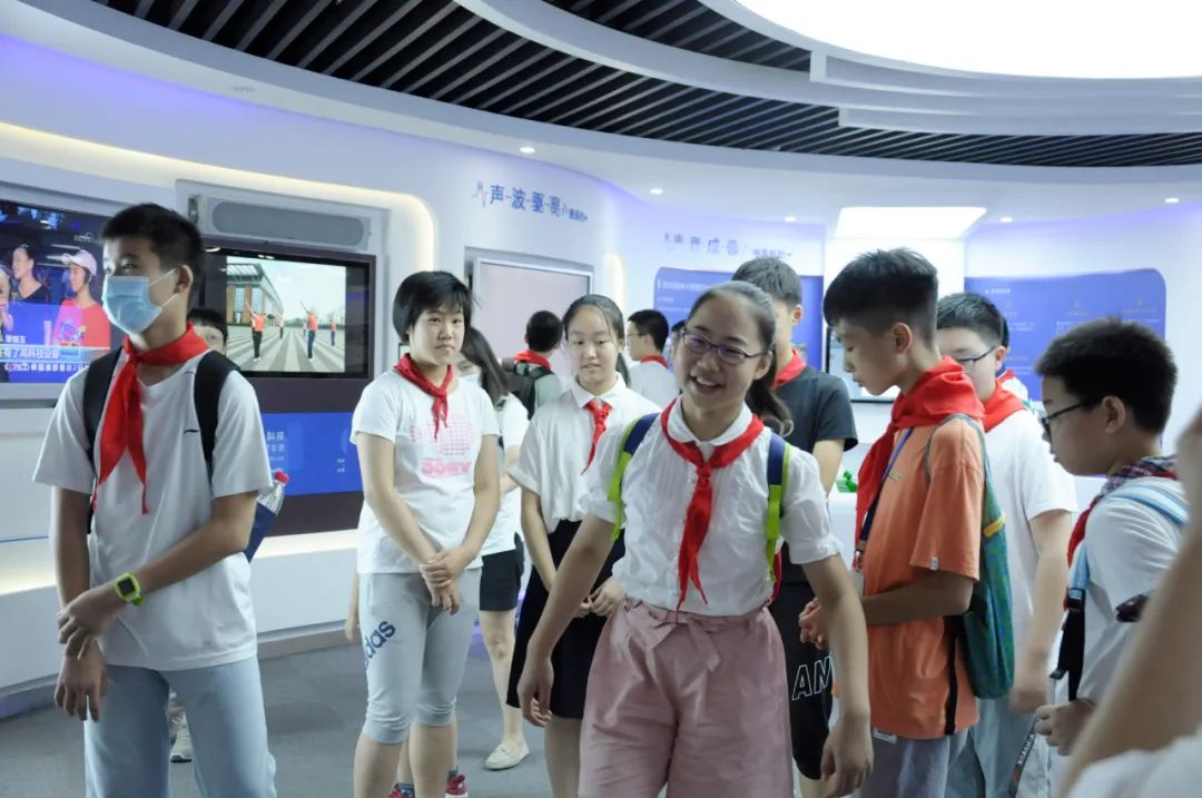 17位蘇州中學(xué)偉長實驗班學(xué)生前來體驗聲學(xué)黑科技