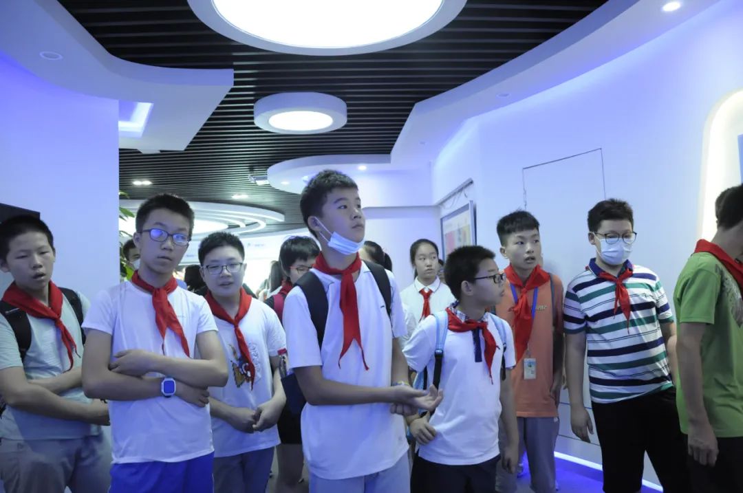 17位蘇州中學(xué)偉長實驗班學(xué)生前來體驗聲學(xué)黑科技