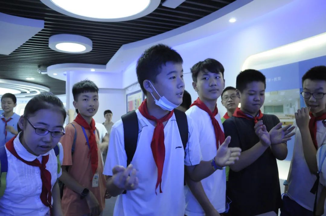 17位蘇州中學(xué)偉長實驗班學(xué)生前來體驗聲學(xué)黑科技