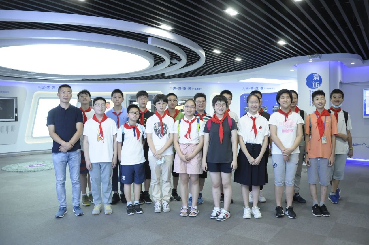 17位蘇州中學(xué)偉長實驗班學(xué)生前來體驗聲學(xué)黑科技